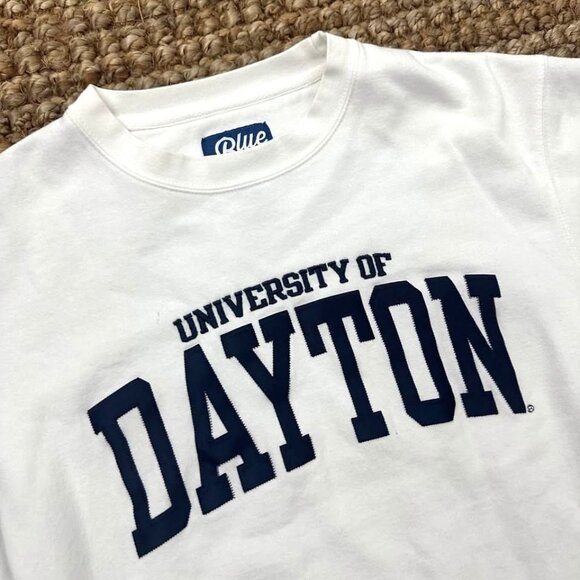 Dayton Flyers Crewneck Women’s Sweatshirt Small White - Picture 3 of 6